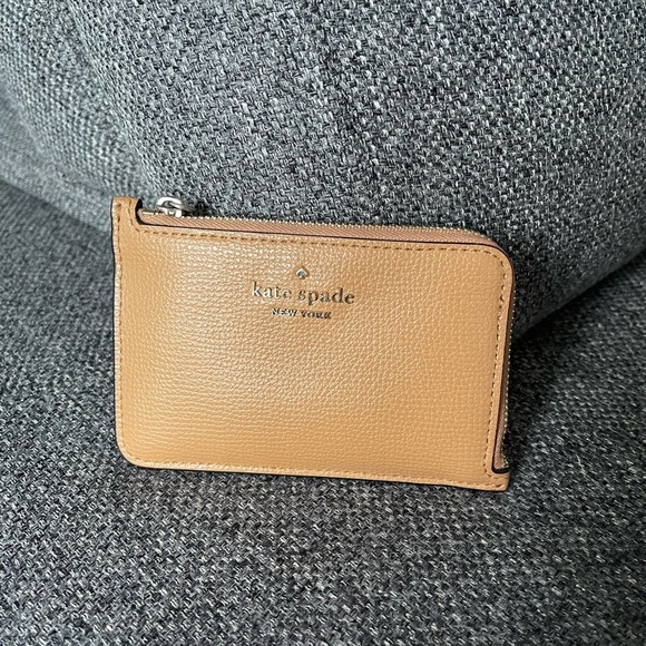kate spade Handbags - Kate Spade Tan Leather Card Holder